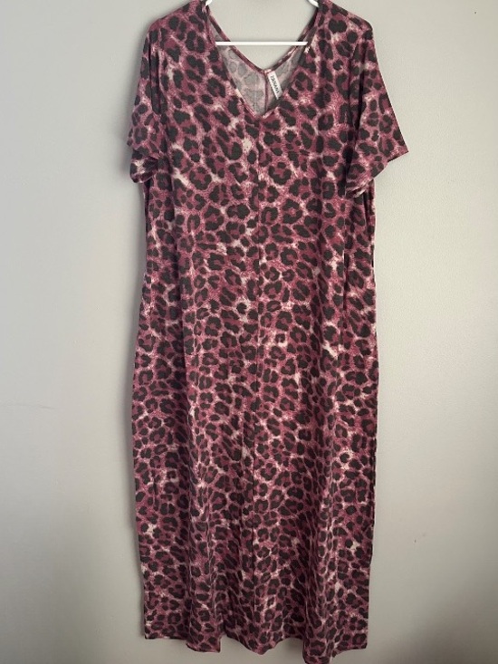 Dresses & Skirts - Zenana 1X pink leopard print maxi dress short sleeve cheetah